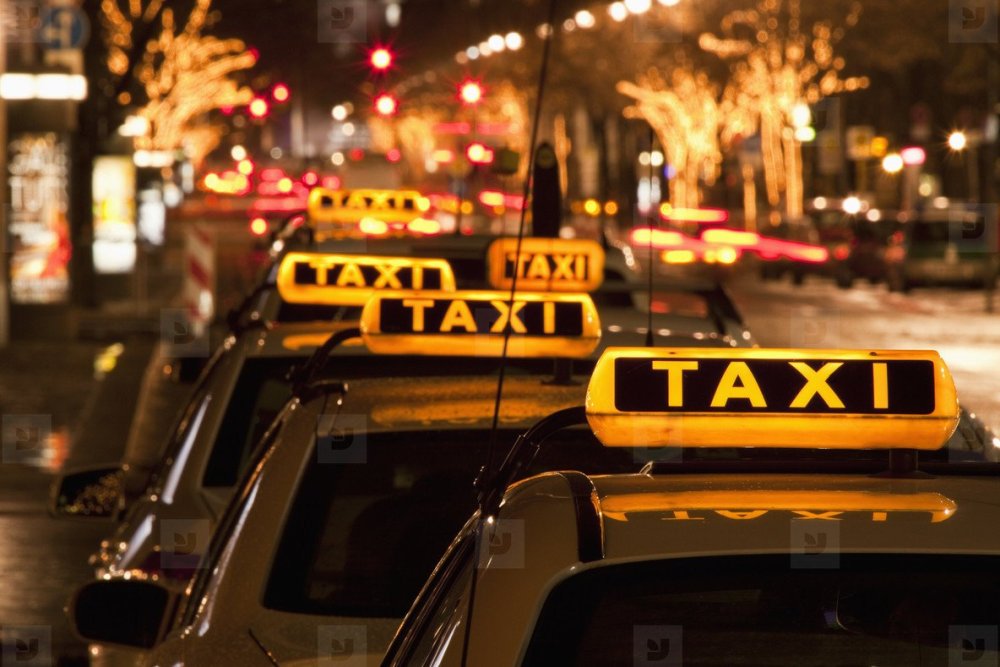 Taxi Saint-Lambert to the airport 5 Hello South Shore Taxi